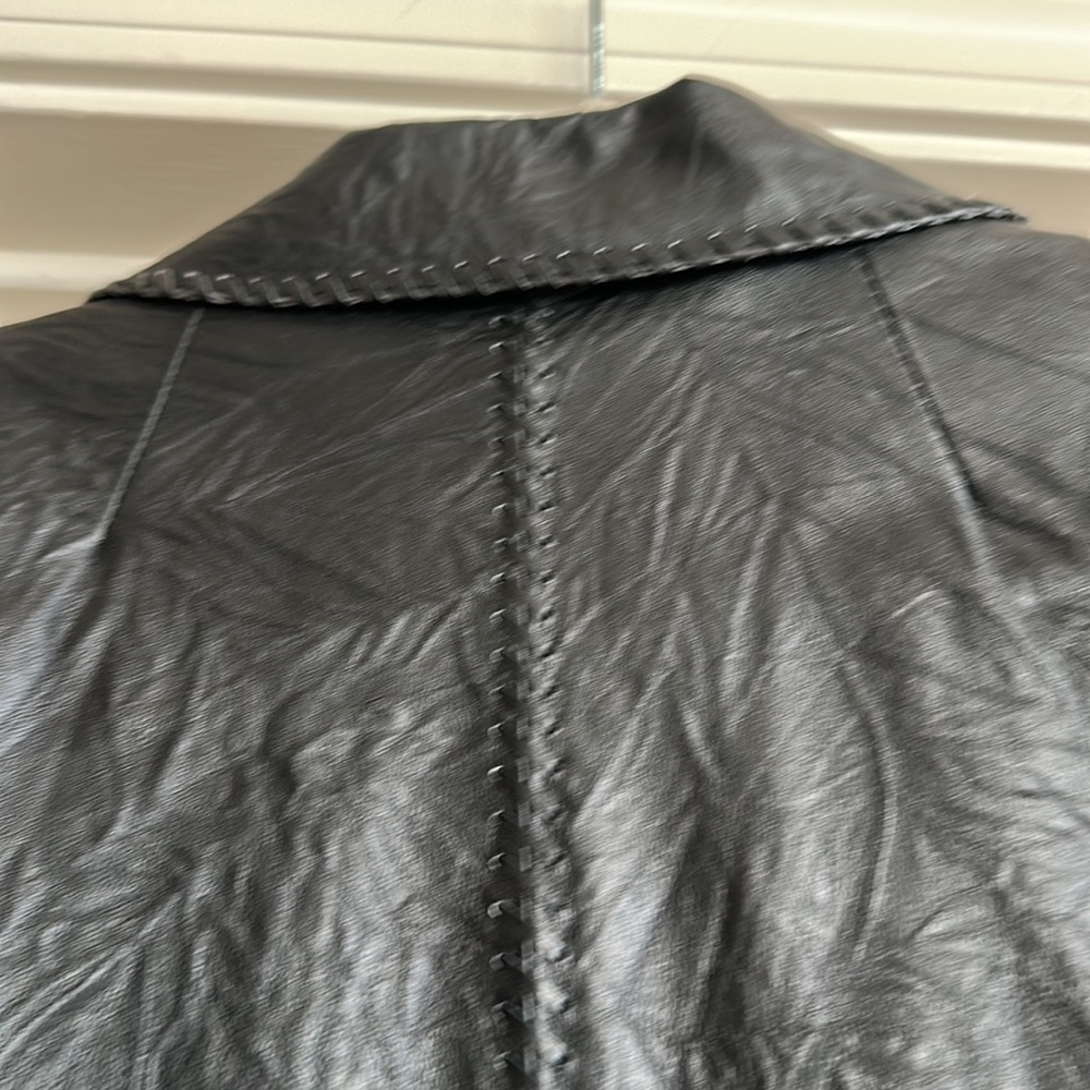 Leather jacket - Picture 16 of 17